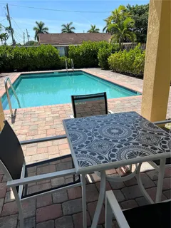 $2,695 | 324 Northeast 3rd Street, Unit D, Hallandale Beach, FL 33009