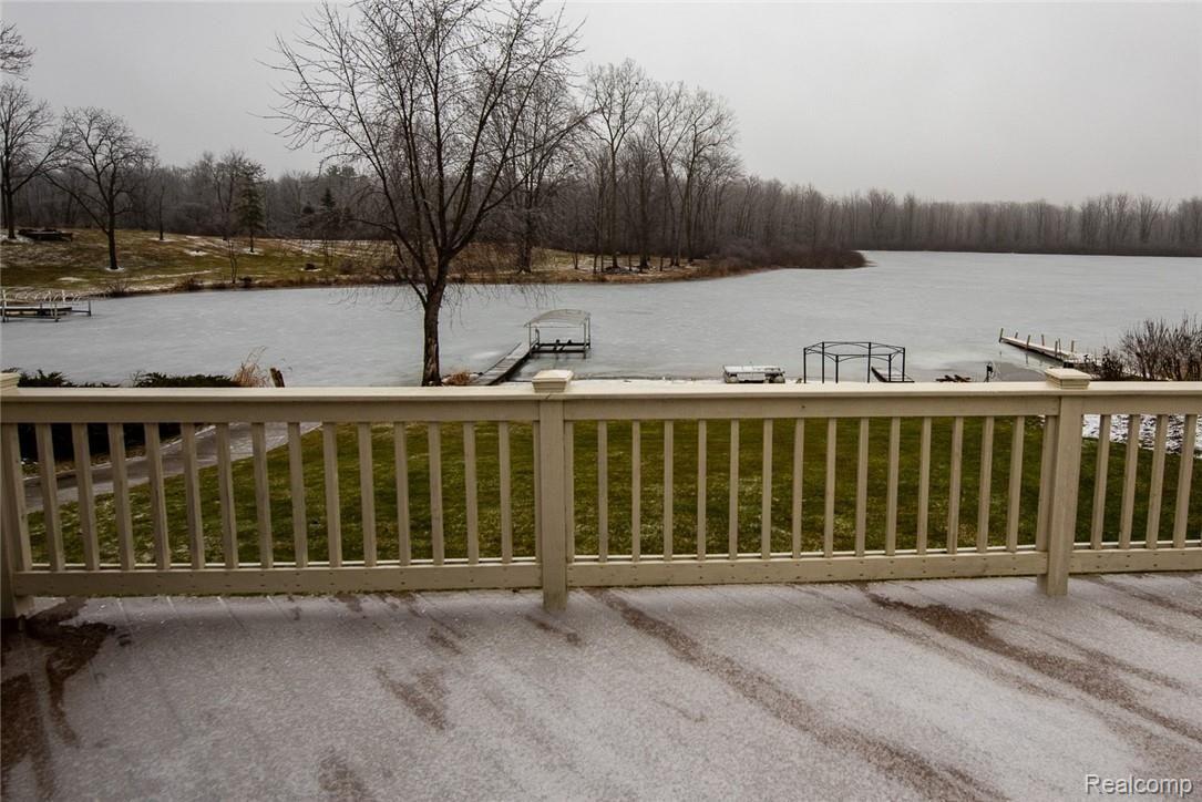 11023 Fenton Road Fenton, MI 48430 - Photo 10 of 36 _8107676.jpg