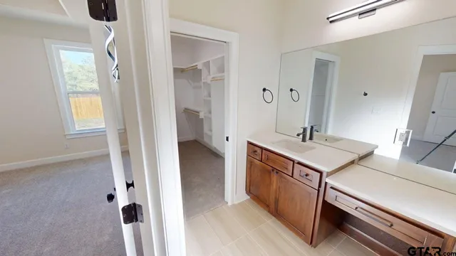 $464,900 | 19329 Aida Drive, Flint, TX 75762