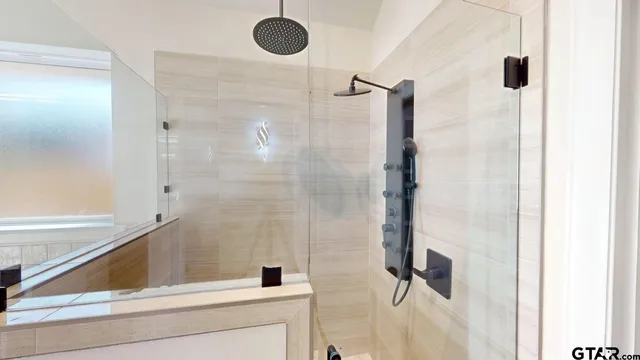 $464,900 | 19329 Aida Drive, Flint, TX 75762