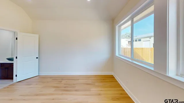 $464,900 | 19329 Aida Drive, Flint, TX 75762