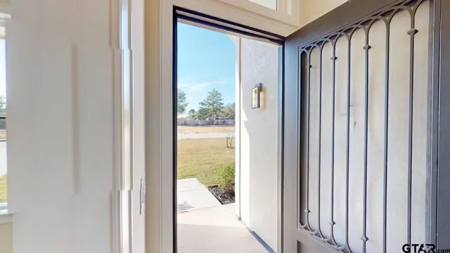 $464,900 | 19329 Aida Drive, Flint, TX 75762