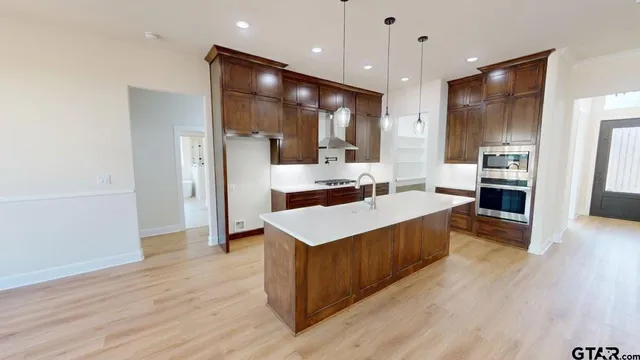 $464,900 | 19329 Aida Drive, Flint, TX 75762