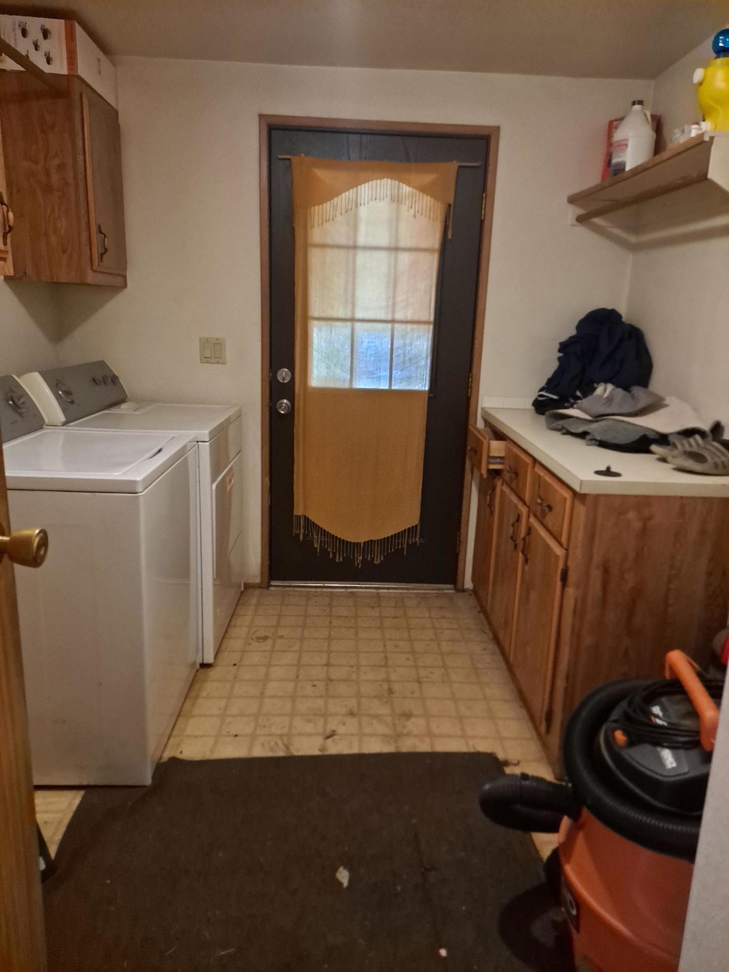 1230 Kincaid Road Williams, OR 97544 - Photo 20 of 36 Laundry Room