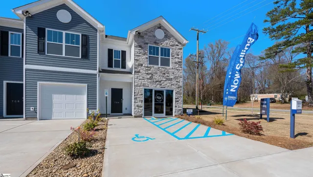 $271,150 | 706 Embark Circle, Greer, SC 29651