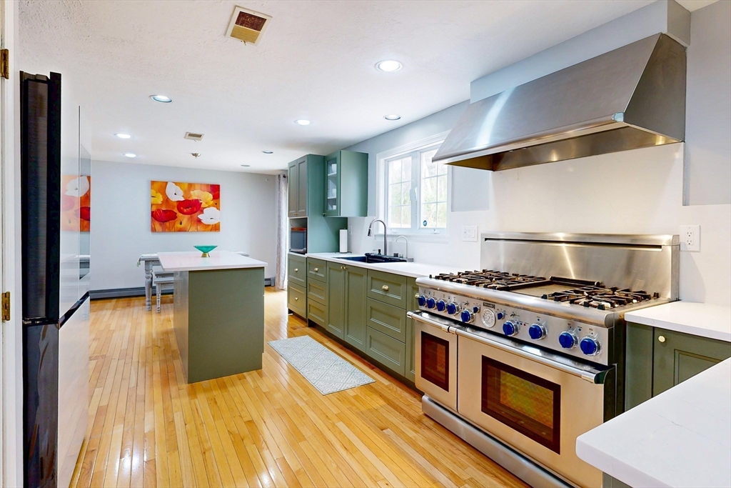 475 Old Post Road Sharon, MA 02067 - Photo 7 of 34
