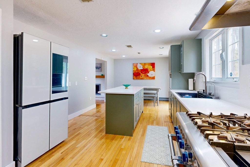 475 Old Post Road Sharon, MA 02067 - Photo 8 of 34