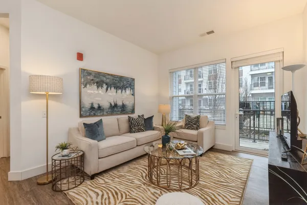 $3,075 | 555 Lakeview Parkway, Unit 2, Vernon Hills, IL 60061