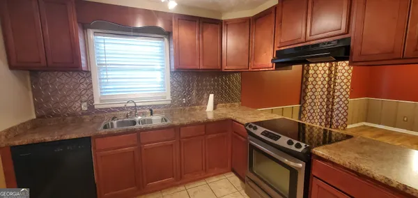$199,900 | 240 Lakewood Drive, Swainsboro, GA 30401