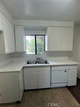 $2,550 | 5821 Sylmar Avenue, Unit 4, Van Nuys, CA 91401