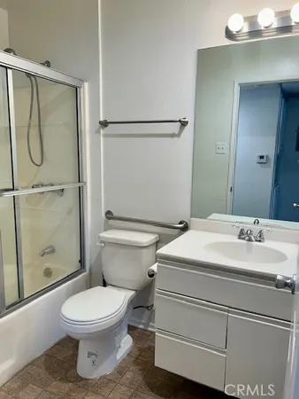 $2,550 | 5821 Sylmar Avenue, Unit 4, Van Nuys, CA 91401