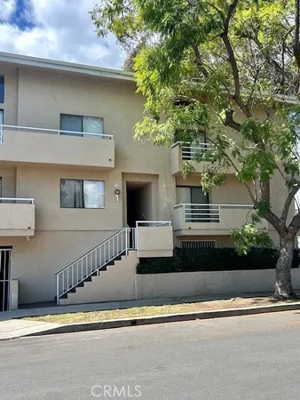 $2,550 | 5821 Sylmar Avenue, Unit 4, Van Nuys, CA 91401