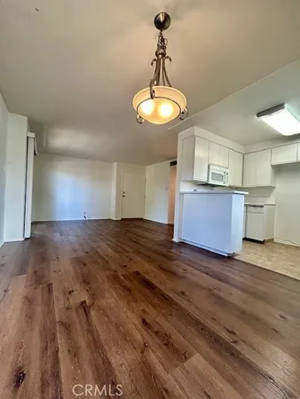 $2,550 | 5821 Sylmar Avenue, Unit 4, Van Nuys, CA 91401