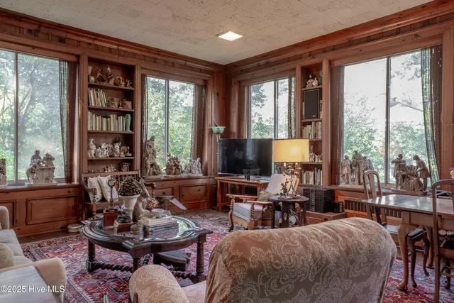 $898,000 | 900 Nash Street North, Wilson, NC 27893