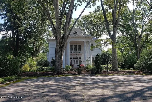 $898,000 | 900 Nash Street North, Wilson, NC 27893