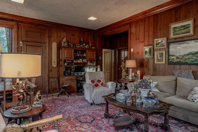 $898,000 | 900 Nash Street North, Wilson, NC 27893