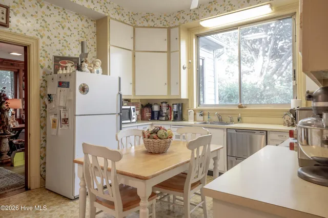 $898,000 | 900 Nash Street North, Wilson, NC 27893