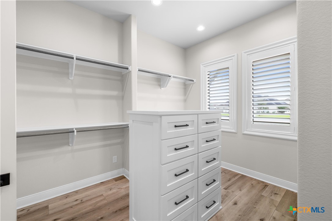 331 Sendera Loop Victoria, TX 77904 - Photo 23 of 47 Primary Suite #1 Closet