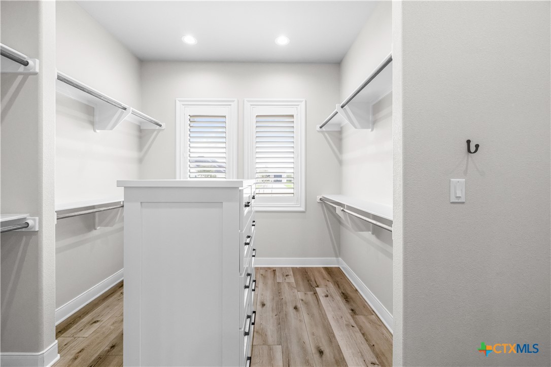 331 Sendera Loop Victoria, TX 77904 - Photo 24 of 47 Primary Suite #1 Closet