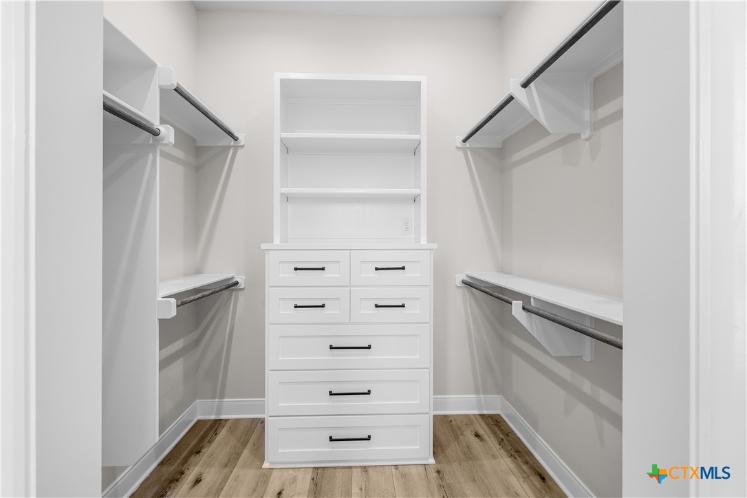 331 Sendera Loop Victoria, TX 77904 - Photo 25 of 47 Primary Suite #1 Closet