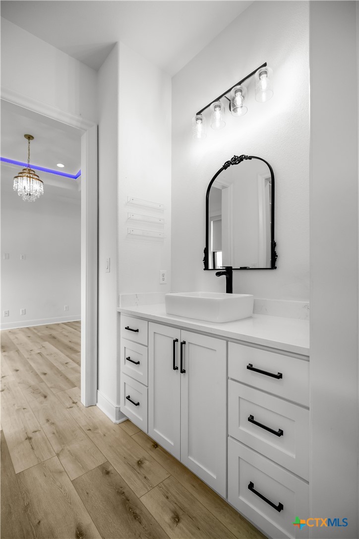 331 Sendera Loop Victoria, TX 77904 - Photo 29 of 47 Bathroom #2