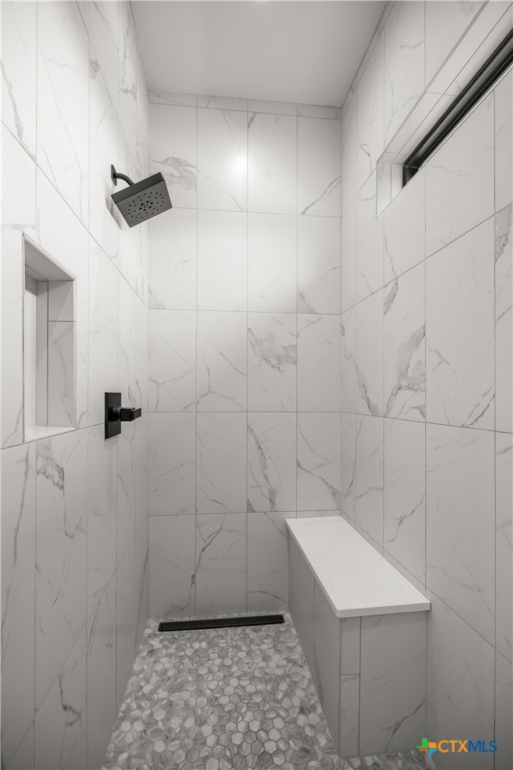 331 Sendera Loop Victoria, TX 77904 - Photo 30 of 47 Bathroom #2