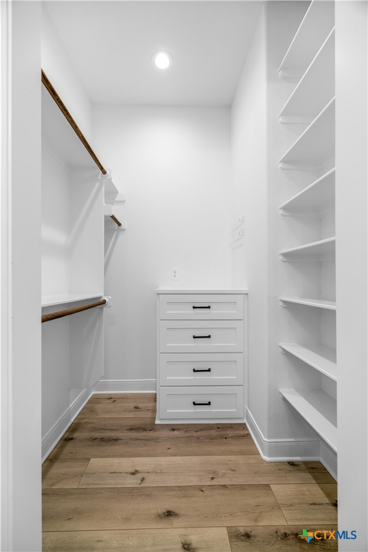 331 Sendera Loop Victoria, TX 77904 - Photo 31 of 47 Bedroom #2 Closet