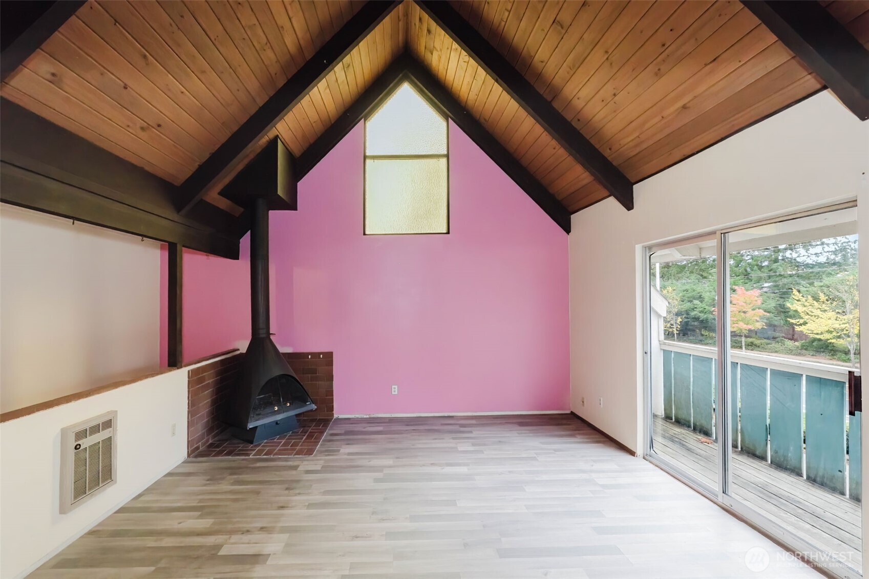 4311 67th Avenue West, Unit B Tacoma, WA 98466 - Photo 7 of 39 a view of an empty room with a fireplace