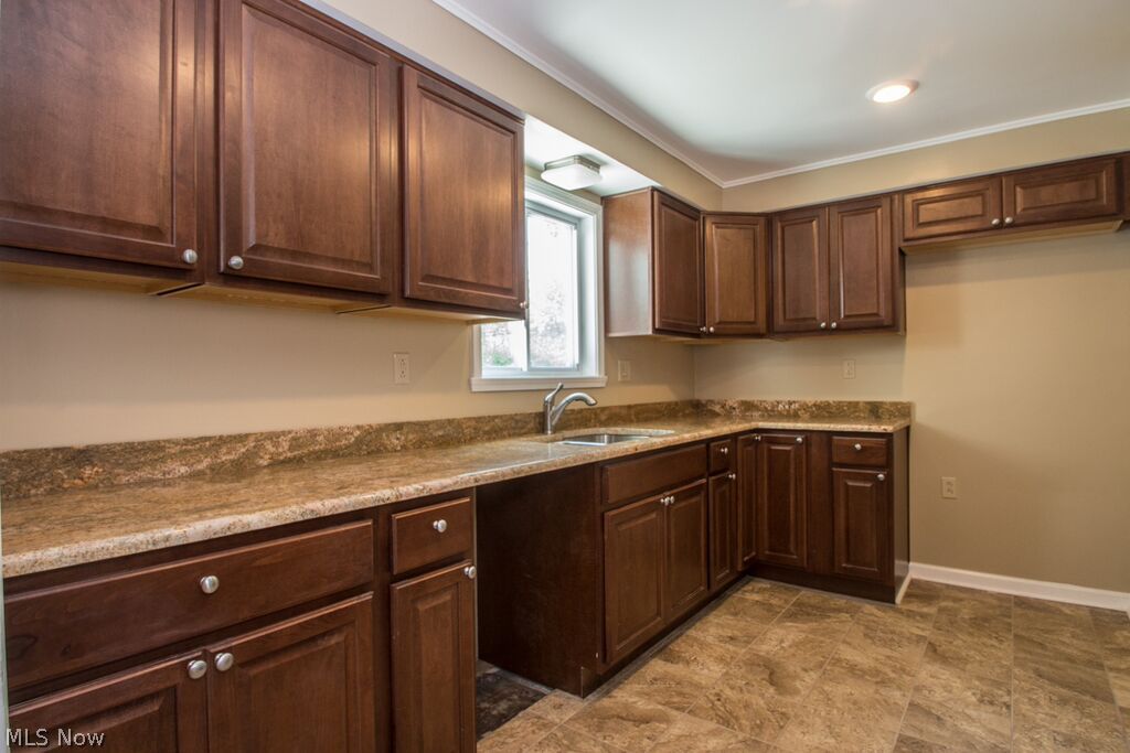 1199 Ford Road Lyndhurst, OH 44124 - Photo 10 of 24