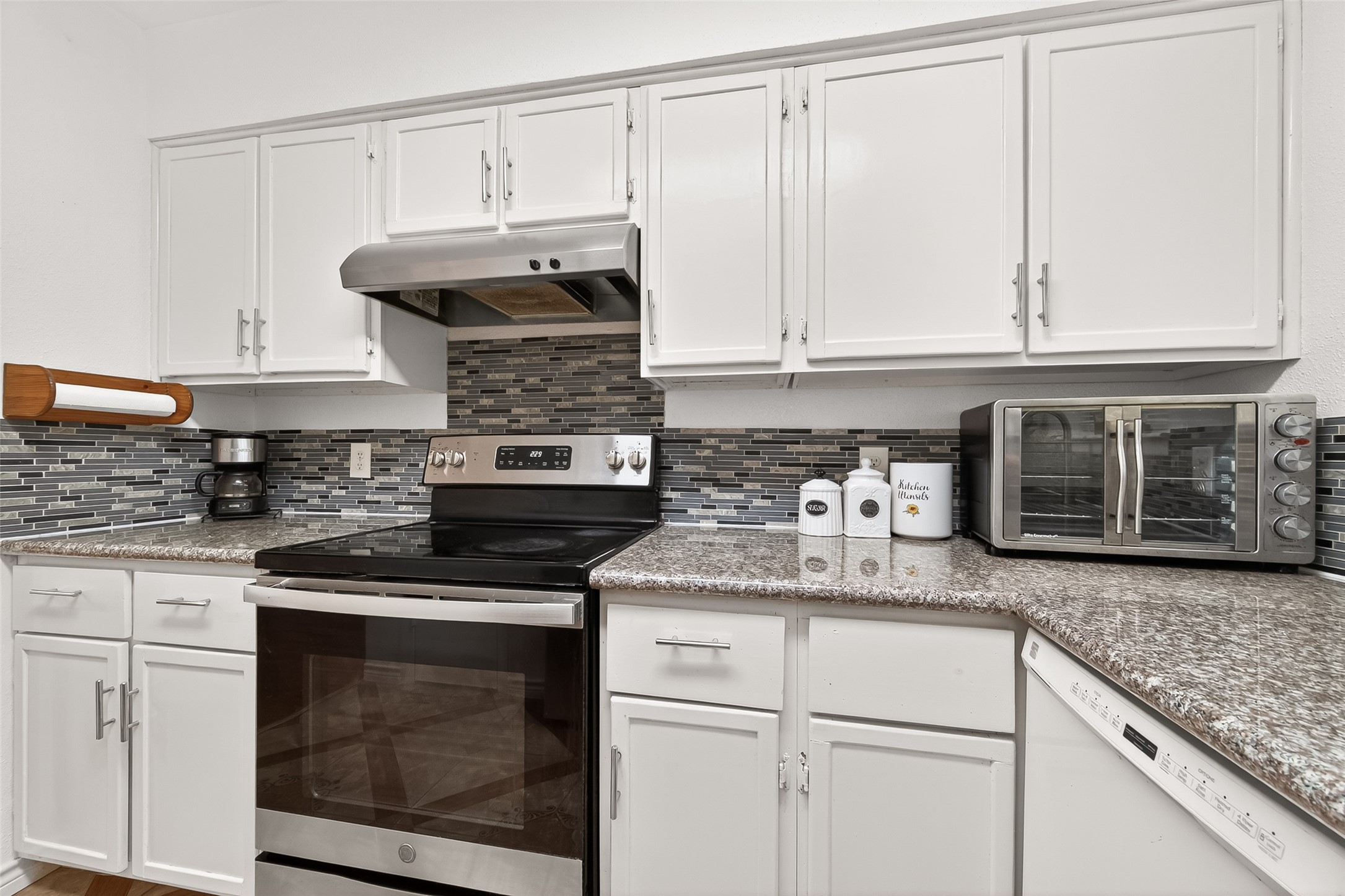 4506 Algernon Drive Spring, TX 77373 - Photo 13 of 37