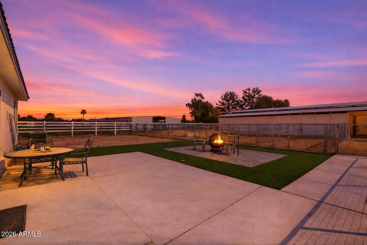 23317 South 180th Street Gilbert, AZ 85298 - Photo 15 of 36 a view of a terrace with sitting area