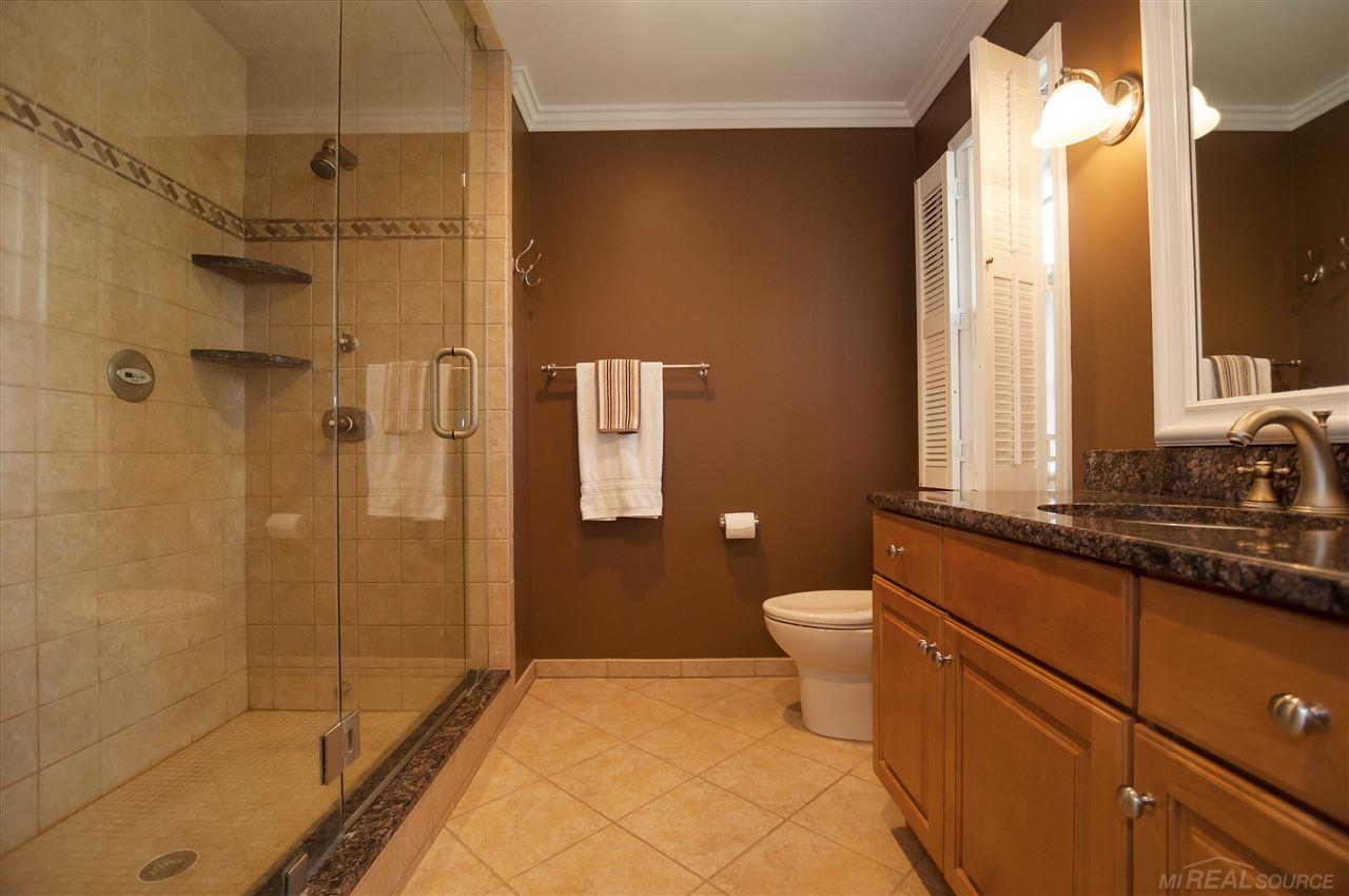 294 Stephens Road Grosse Pointe, MI 48236 - Photo 24 of 42 31317567-23.JPG