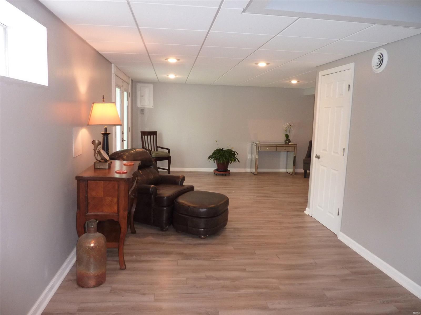 2735 Yaeger Road St. Louis, MO 63129 - Photo 25 of 45 Gallery Image 25
