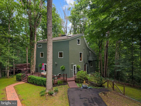 $769,900 | 9914 Crest Court, Marshall, VA 20115