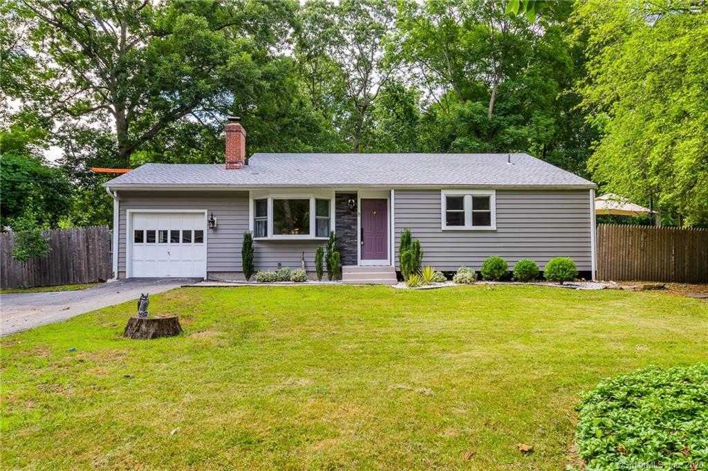 8 Laurel Leaf Drive, Gales Ferry, CT 06335 Compass