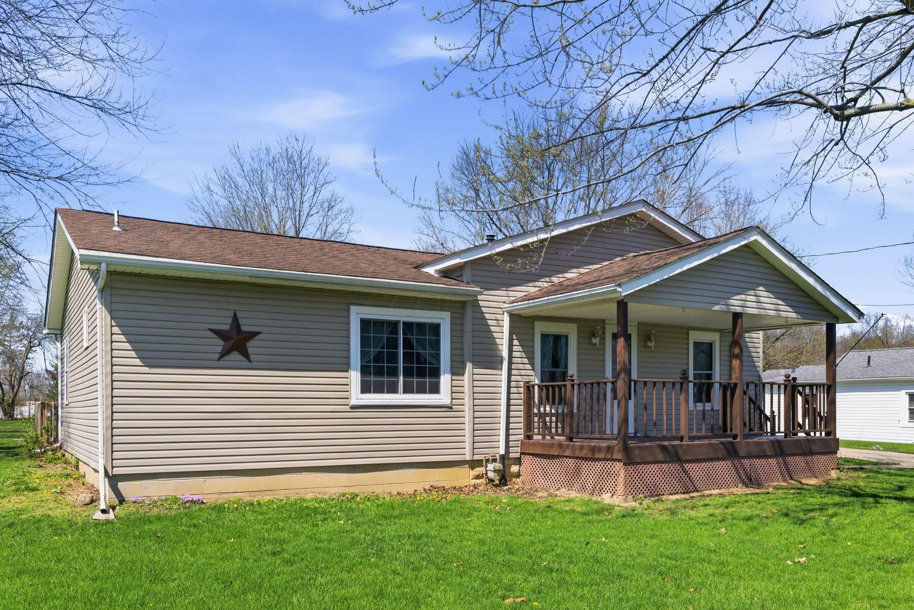 2113 Smeltzer Road Marion, OH 43302 - Photo 2 of 29 Main view