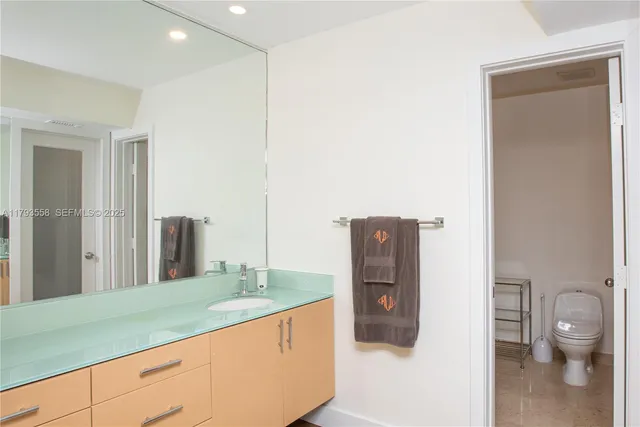 $8,500 | 258 Seaview Drive, Unit 3, Key Biscayne, FL 33149