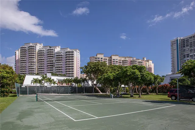 $8,500 | 258 Seaview Drive, Unit 3, Key Biscayne, FL 33149
