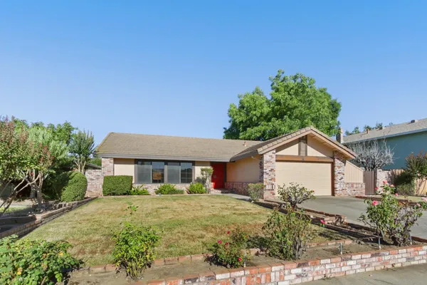 $544,900 | 9924 Meadow Oak Circle, Elk Grove, CA 95624