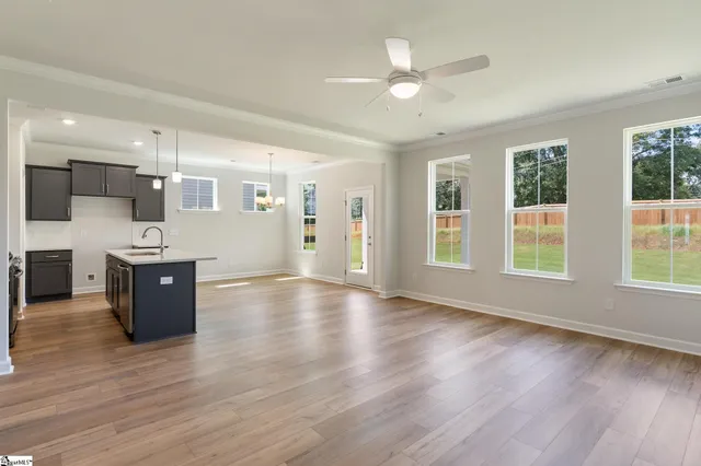 $329,000 | 7027 New Horizons Lane, Boiling Springs, SC 29316