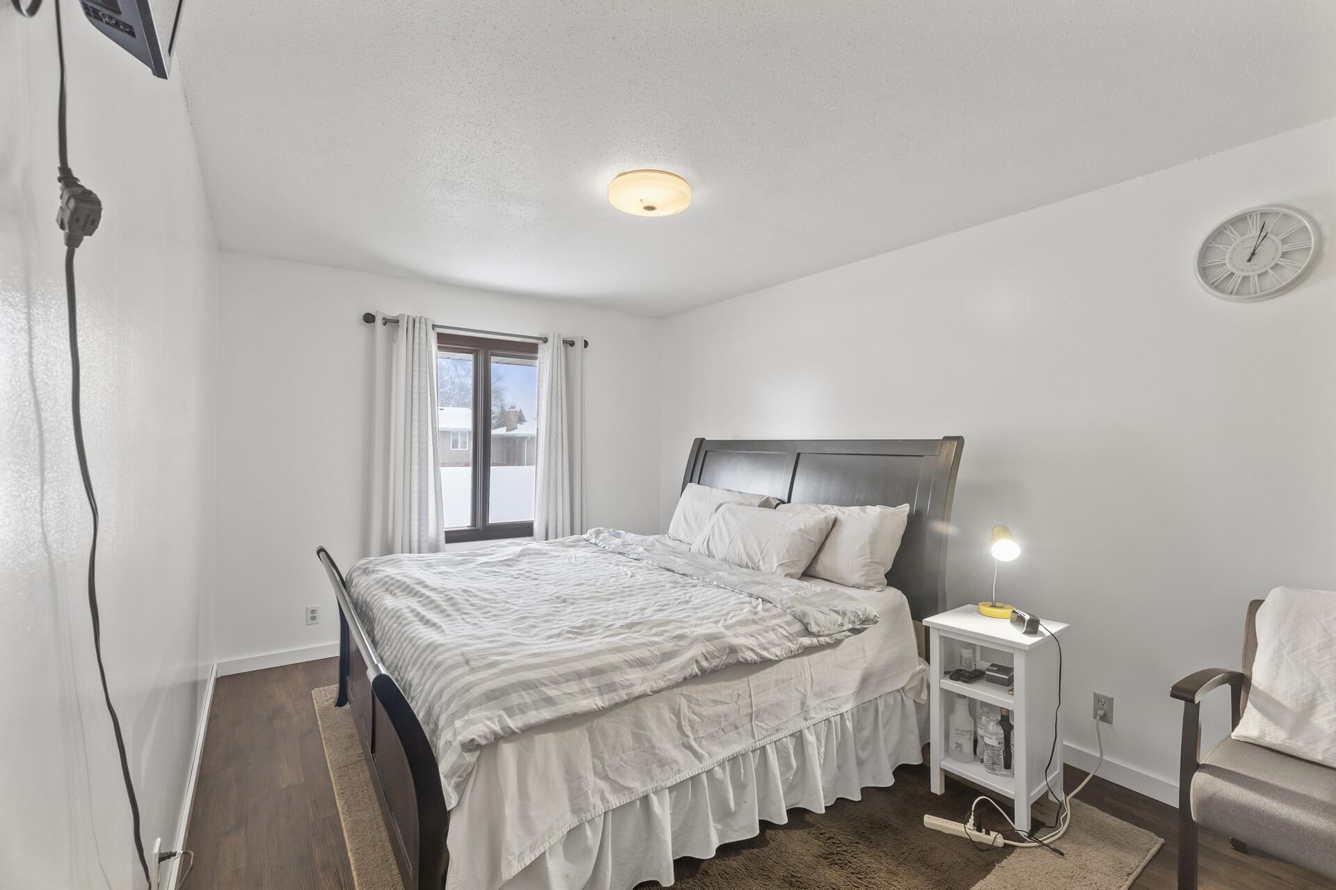 2002 Arkwright Street Maplewood, MN 55117 - Photo 11 of 23