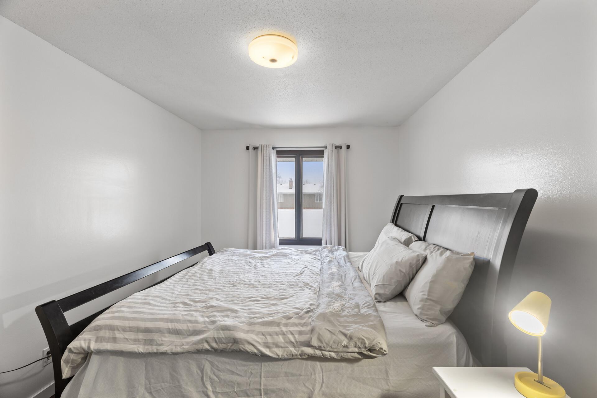 2002 Arkwright Street Maplewood, MN 55117 - Photo 12 of 23