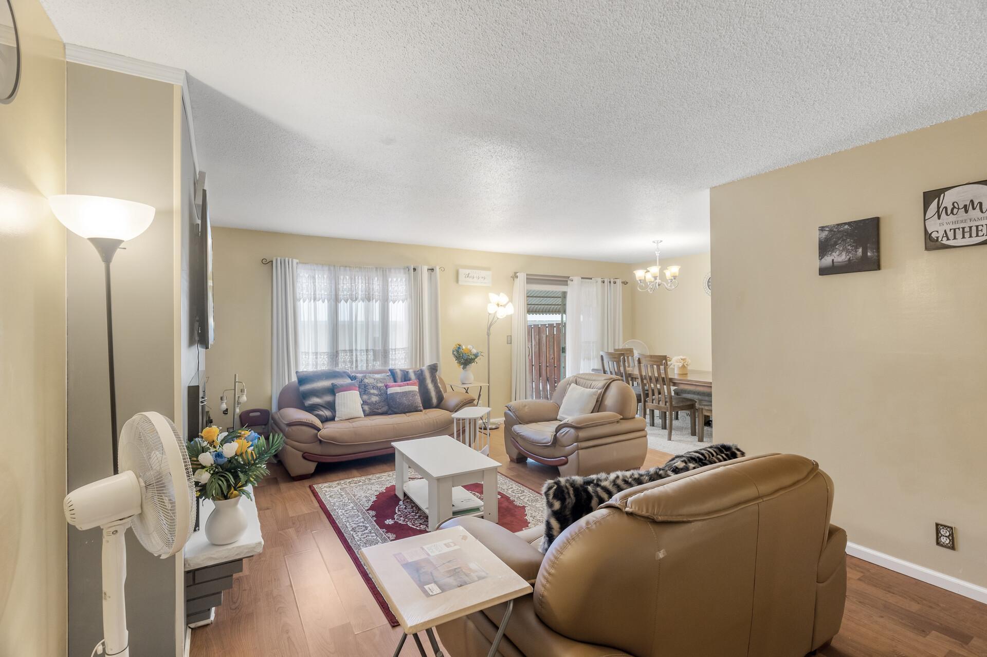 2002 Arkwright Street Maplewood, MN 55117 - Photo 2 of 23