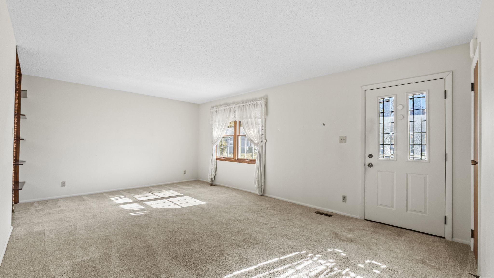 503 Springbrook Road Fort Wayne, IN 46825 - Photo 3 of 36 Gallery Image 3