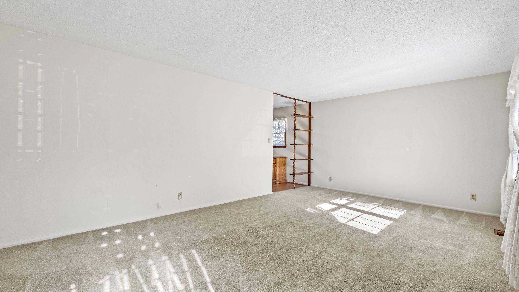 503 Springbrook Road Fort Wayne, IN 46825 - Photo 4 of 36 Gallery Image 4