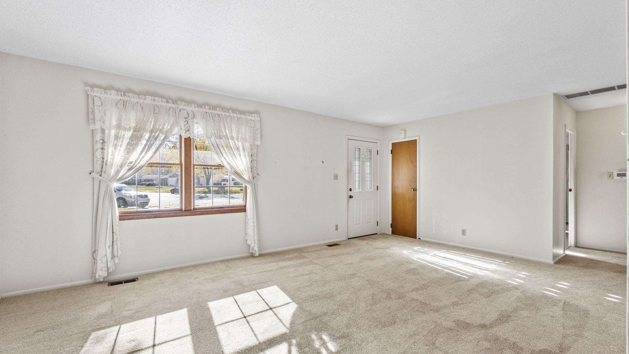 503 Springbrook Road Fort Wayne, IN 46825 - Photo 5 of 36 Gallery Image 5