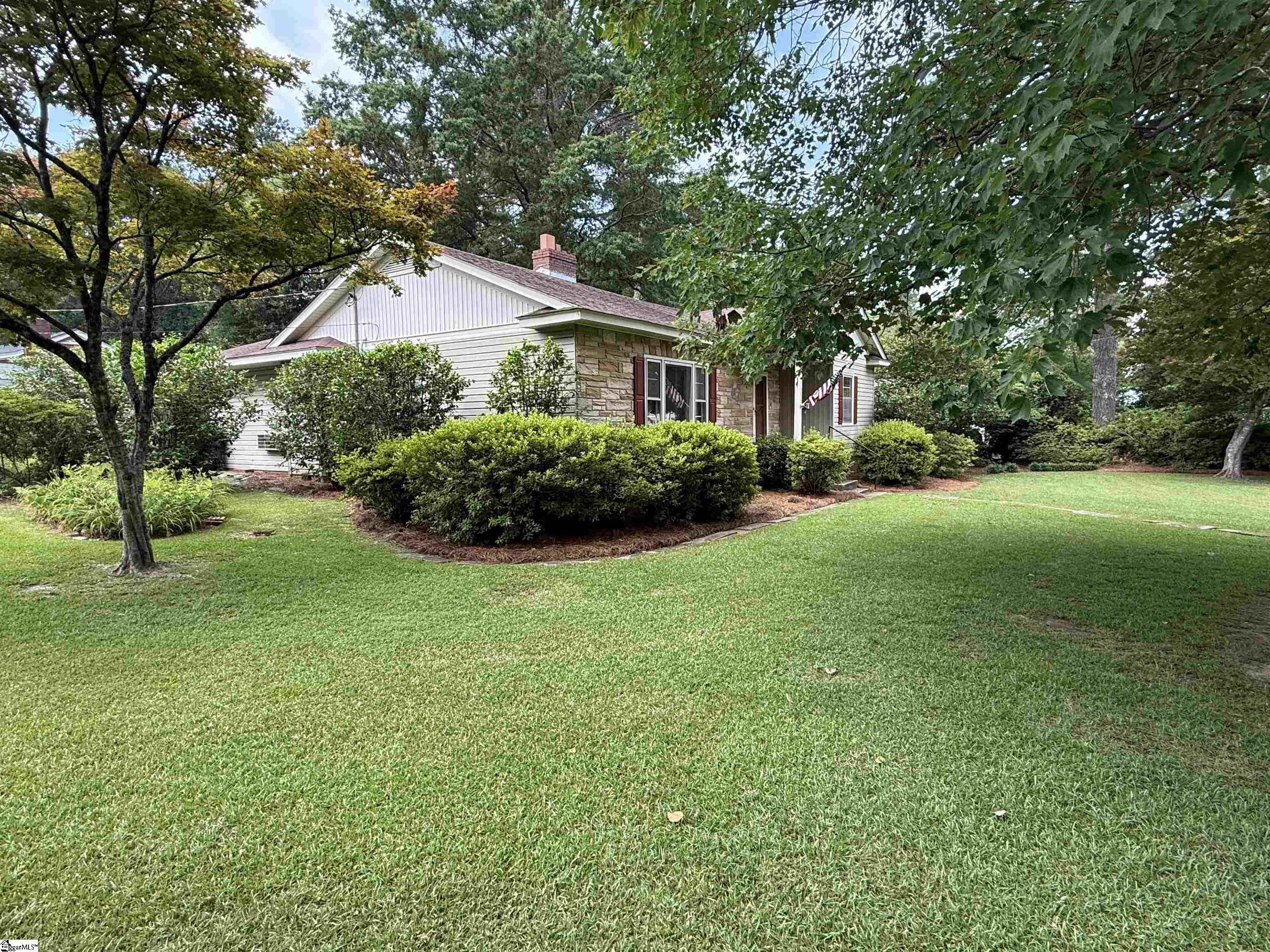 301 Pine Street Clinton, SC 29325 - Photo 17 of 20