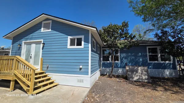 $2,195 | 2530 West Woodlawn Avenue, San Antonio, TX 78228