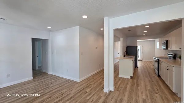 $2,195 | 2530 West Woodlawn Avenue, San Antonio, TX 78228