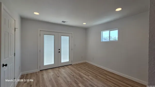 $2,195 | 2530 West Woodlawn Avenue, San Antonio, TX 78228